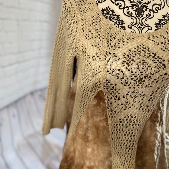 LADIES WOMENS  SIZE SMALL CROCHET LACE TRIMMED TAN DRESS - Picture 5 of 7